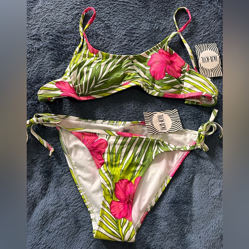 Hawaiian print bikini S/M